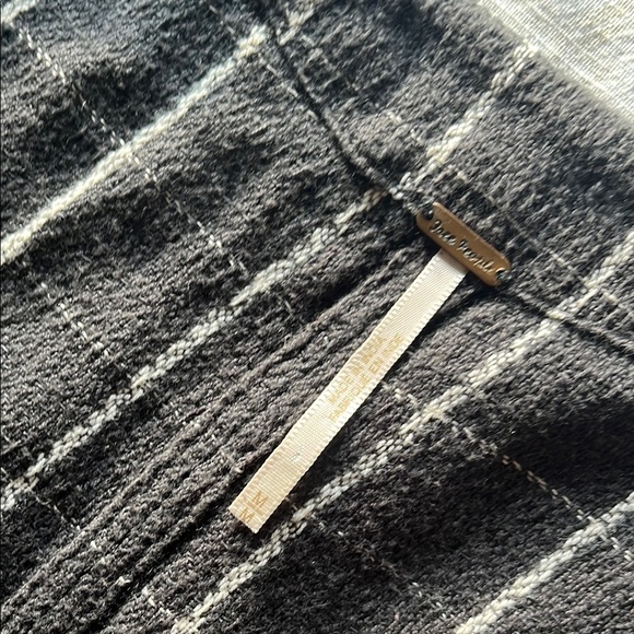 Free People Black and White Checkered Short Sleeve Heavy Knit Wrap Top with Tie - Picture 3 of 16